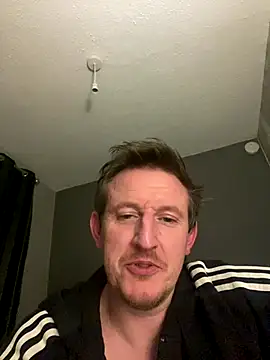 Tommyglasgow1983 online show from October 24, 3:03 am