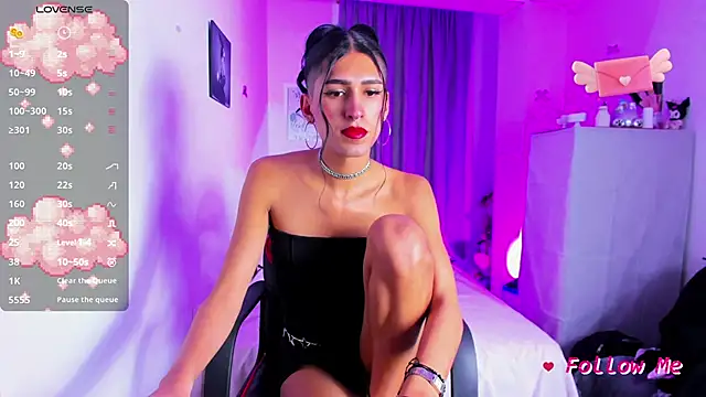 Snapshot of SkylerBennet chatting on September 16, 2:45 am SkylerBennet online show from September 16, 2:45 am