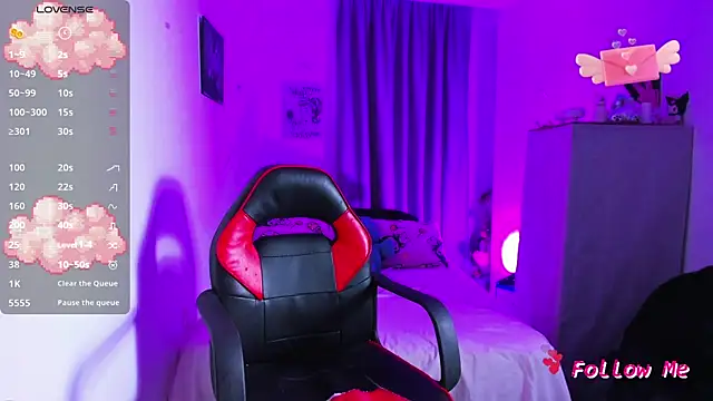 Snapshot of SkylerBennet chatting on September 23, 3:53 am SkylerBennet online show from September 23, 3:53 am