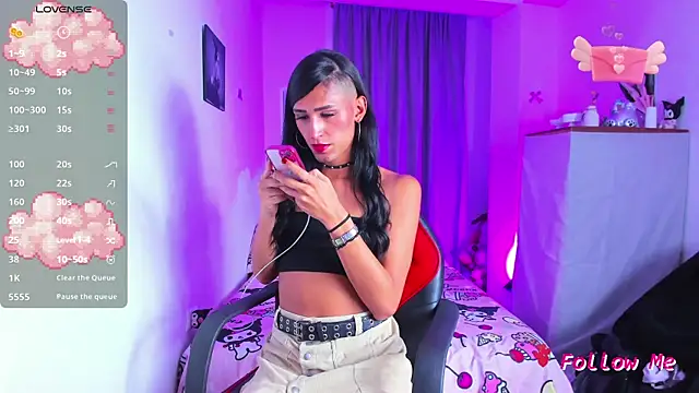 Snapshot of SkylerBennet chatting on October 11, 3:28 am SkylerBennet online show from October 11, 3:28 am