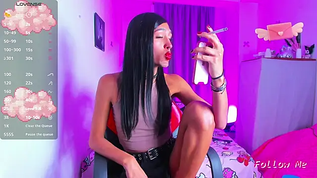 Snapshot of SkylerBennet chatting on October 21, 4:24 am SkylerBennet online show from October 21, 4:24 am