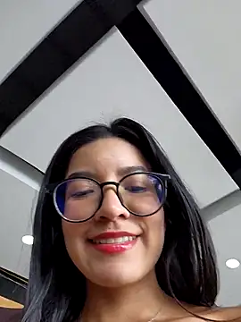 Snapshot of Pretty_roxxyy chatting on September 14, 1:43 pm Pretty roxxyy online show from September 14, 1:43 pm