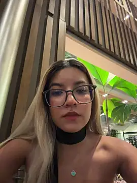 Pretty roxxyy online show from February 22, 1:29 am