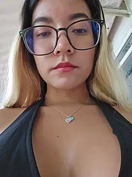 Pretty roxxyy online show from August 1, 11:42 am