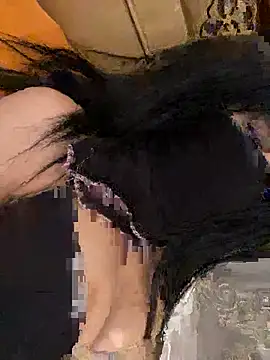 QueenLujaine online show from April 19, 1:21 pm