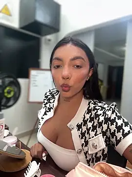 ImAshley1 online show from September 20, 1:56 pm