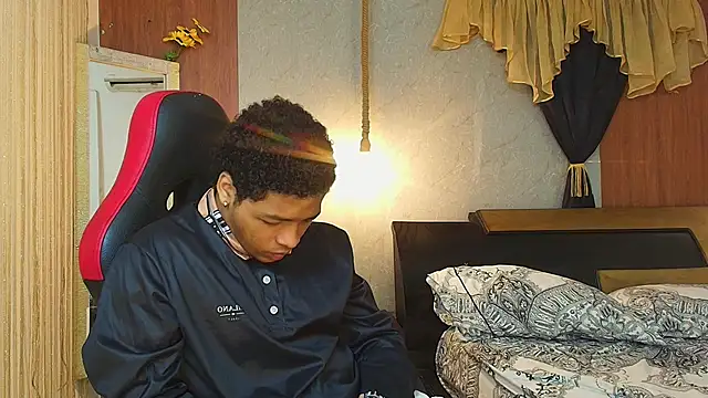 Snapshot of black_king_241 chatting on June 6, 12:32 pm black king 241 online show from June 6, 12:32 pm