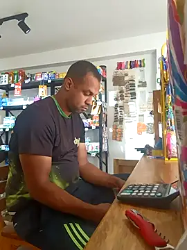 Snapshot of elnegro707070 chatting on October 1, 11:16 am elnegro707070 online show from October 1, 11:16 am