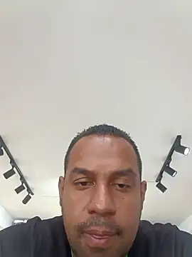 Snapshot of elnegro707070 chatting on October 3, 11:18 am elnegro707070 online show from October 3, 11:18 am