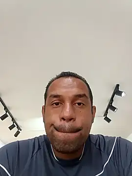 Snapshot of elnegro707070 chatting on October 23, 11:09 am elnegro707070 online show from October 23, 11:09 am