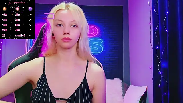 AlessiaCroft online show from March 15, 3:45 am