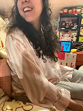 Snapshot of w3tkittty chatting on November 15, 10:26 pm w3tkittty online show from November 15, 10:26 pm