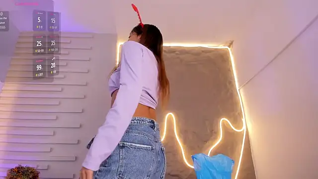 Dulce Quintana online show from December 15, 12:31 pm