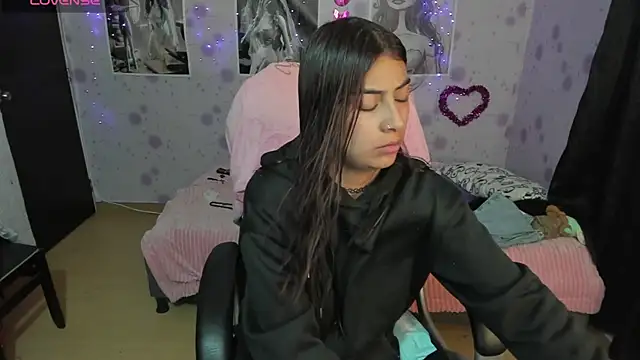 Medussa katt online show from November 12, 4:13 am