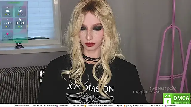 sweetuniporn online show from October 24, 7:38 am