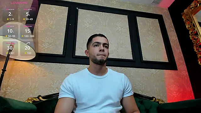 Snapshot of GrantBlake chatting on November 11, 5:29 am GrantBlake online show from November 11, 5:29 am