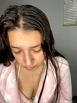 Snapshot of Mia__Gray chatting on October 21, 3:24 pm Mia Gray online show from October 21, 3:24 pm