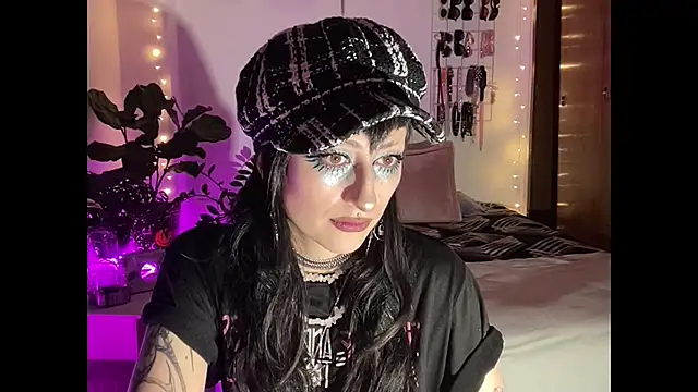 ELENA UMBRA online show from January 15, 11:30 pm