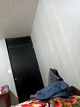 luuiss12 online show from December 5, 8:23 am