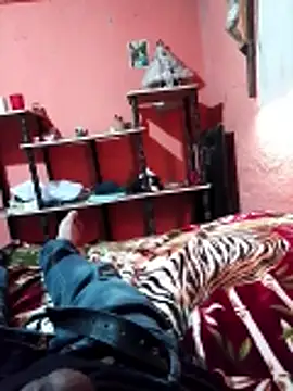 luuiss12 online show from February 18, 9:22 pm