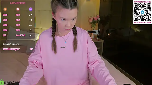 Snapshot of Sowetly chatting on December 14, 1:11 am Sowetly online show from December 14, 1:11 am