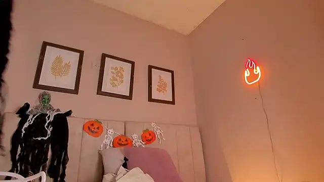  lucia 18 online show from October 31, 4:41 pm