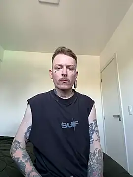 Snapshot of CrisBohn chatting on March 21, 7:24 pm CrisBohn online show from March 21, 7:24 pm