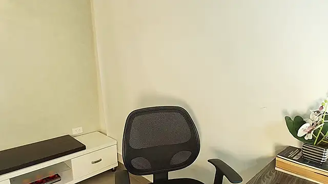 Snapshot of _Victoria_Collins chatting on October 11, 11:09 am Victoria Collins online show from October 11, 11:09 am