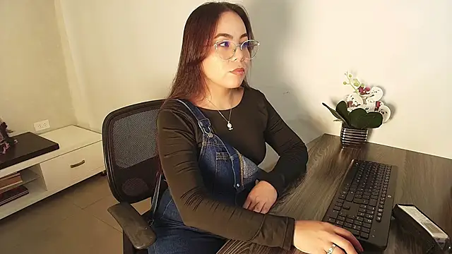 Snapshot of _Victoria_Collins chatting on October 17, 11:13 am Victoria Collins online show from October 17, 11:13 am