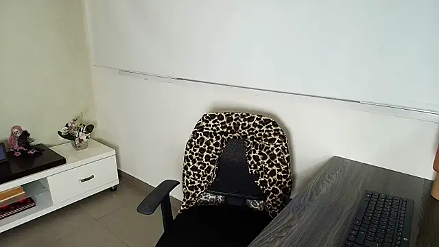 Snapshot of _Victoria_Collins chatting on October 28, 11:03 am Victoria Collins online show from October 28, 11:03 am