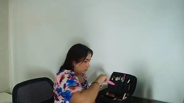 Snapshot of _Victoria_Collins chatting on November 3, 10:49 am Victoria Collins online show from November 3, 10:49 am