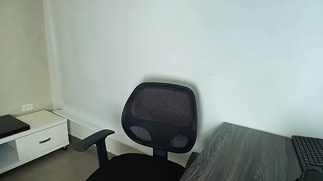 Snapshot of _Victoria_Collins chatting on November 4, 10:58 am Victoria Collins online show from November 4, 10:58 am