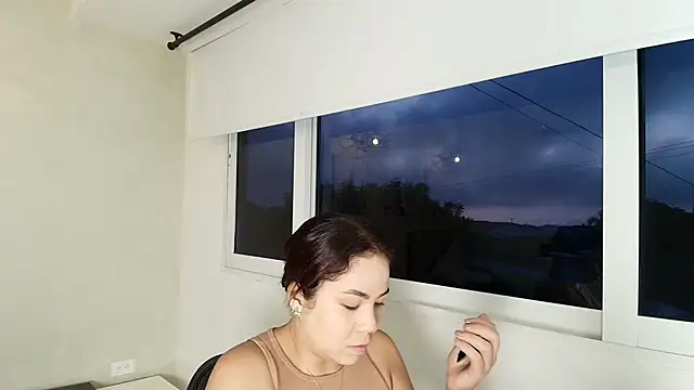 Snapshot of _Victoria_Collins chatting on November 8, 10:48 am Victoria Collins online show from November 8, 10:48 am