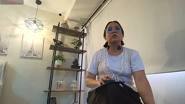  Victoria Collins online show from March 13, 11:39 am