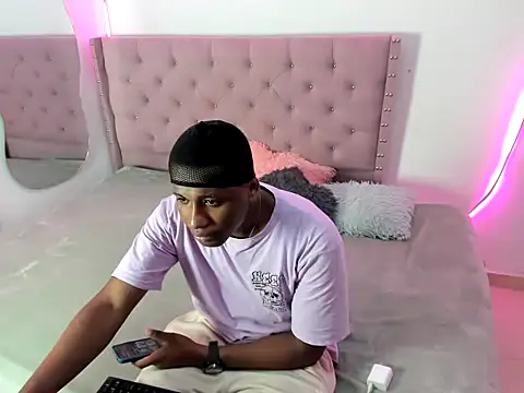 Snapshot of Luis123- chatting on November 21, 5:22 pm Luis123- online show from November 21, 5:22 pm