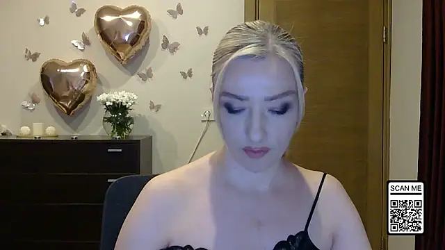 Snapshot of Wild_Silk_Desire chatting on April 30, 4:57 pm Wild Silk Desire online show from April 30, 4:57 pm