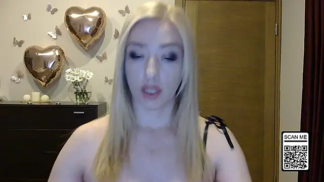 Snapshot of Wild_Silk_Desire chatting on May 10, 5:18 pm Wild Silk Desire online show from May 10, 5:18 pm