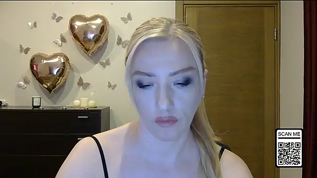 Snapshot of Wild_Silk_Desire chatting on May 27, 2:14 pm Wild Silk Desire online show from May 27, 2:14 pm