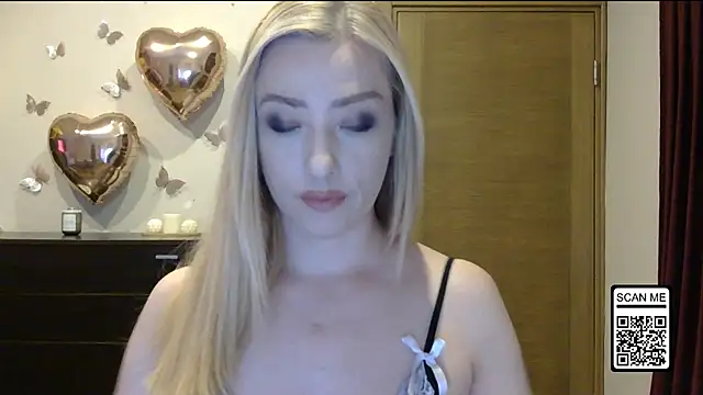 Snapshot of Wild_Silk_Desire chatting on June 3, 3:28 pm Wild Silk Desire online show from June 3, 3:28 pm