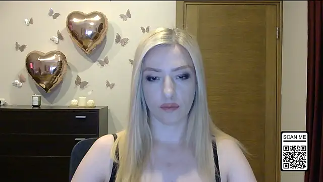 Snapshot of Wild_Silk_Desire chatting on June 8, 3:23 pm Wild Silk Desire online show from June 8, 3:23 pm