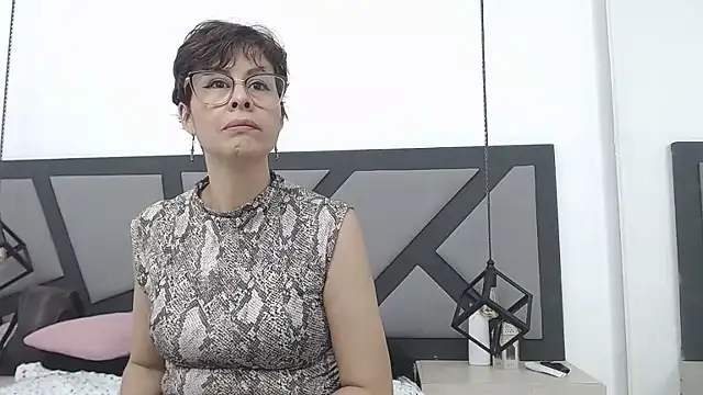 amanda ramirez online show from June 5, 8:14 pm