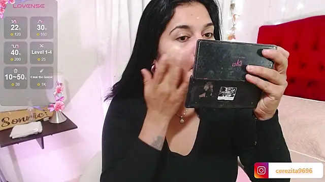 mia traveluxe online show from September 19, 1:51 am