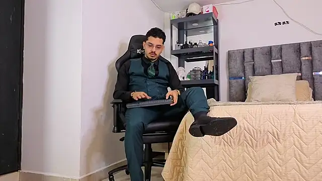 samuelcoopeer online show from March 31, 7:58 pm