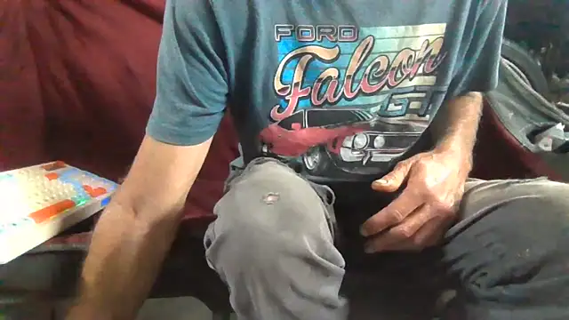 Lovyourpuss online show from January 31, 7:56 pm