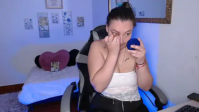 mariaana  222 online show from February 6, 6:51 am