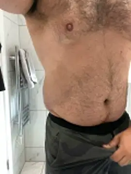 Snapshot of CloudyMuscleBeefy chatting on April 3, 2:59 pm CloudyMuscleBeefy online show from April 3, 2:59 pm
