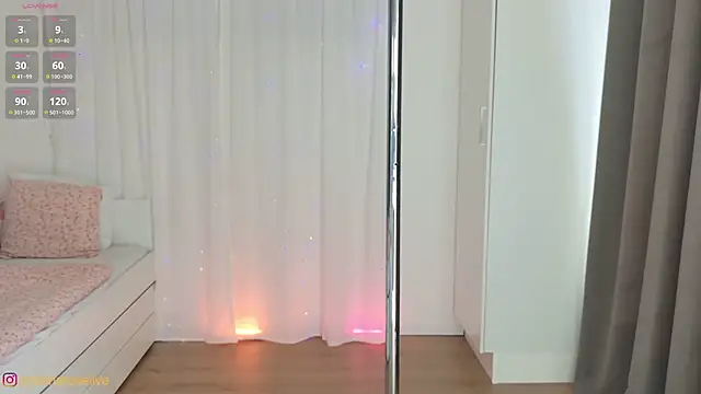 SabrinaRosed online show from September 15, 9:42 am