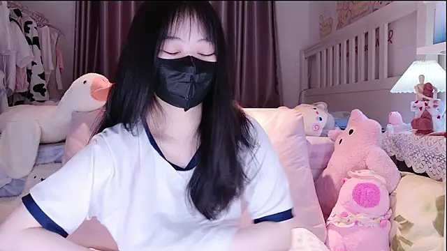 love-uiui online show from November 17, 2:12 pm