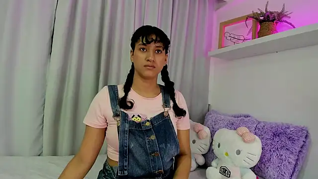 niia7 online show from March 13, 7:42 pm