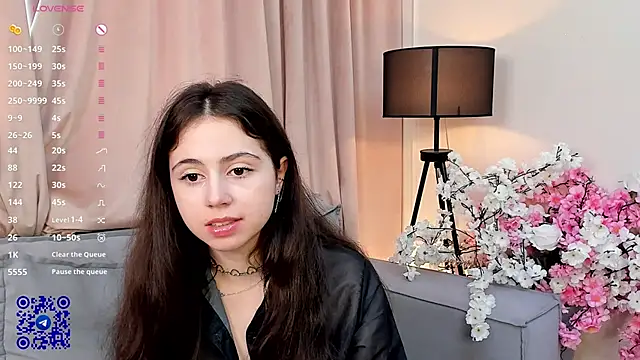 JulianaChapel online show from September 18, 10:39 am